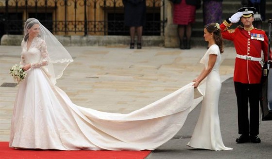 Kate arrives at her wedding to Prince William